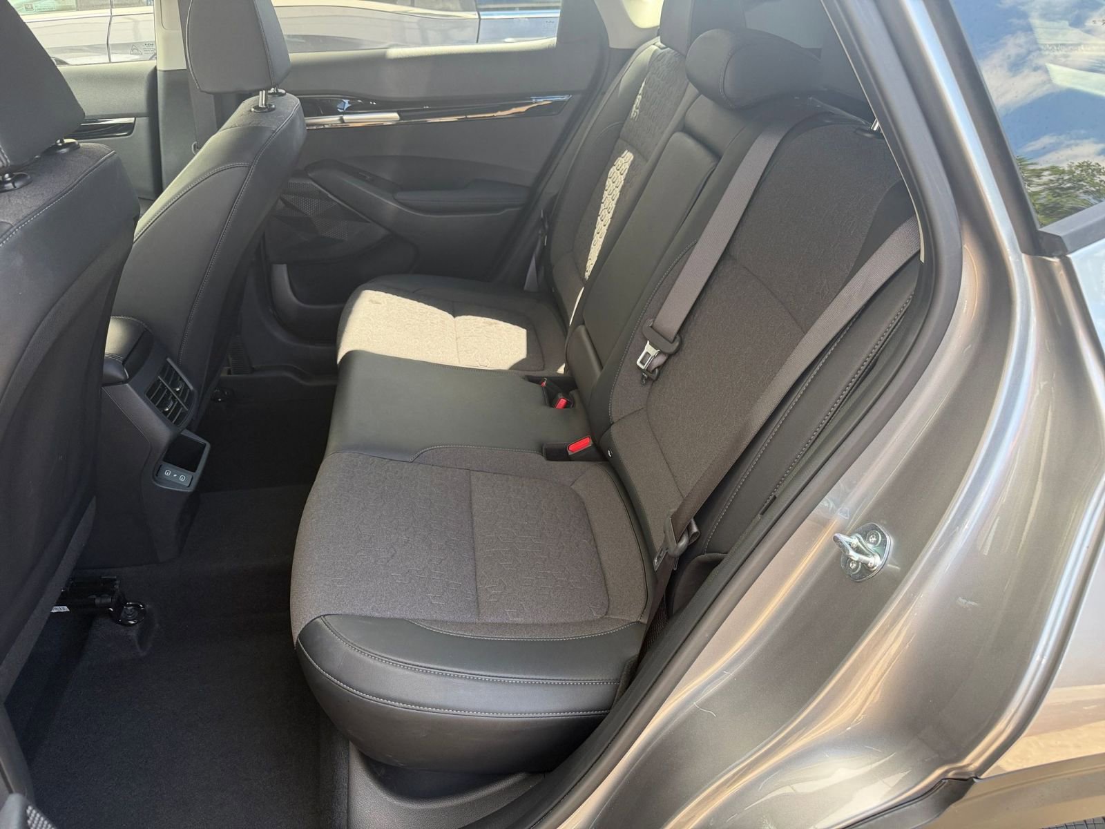 Used 2025 Kia Seltos S FWD image 39