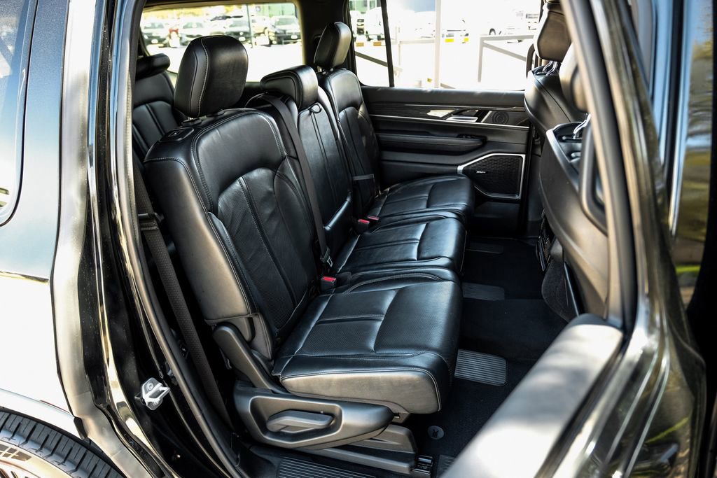 Used 2022 Jeep Wagoneer Series III image 46