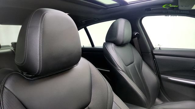 Used 2023 BMW 330i Sedan w/ Driving Assistance Package RWD image 40