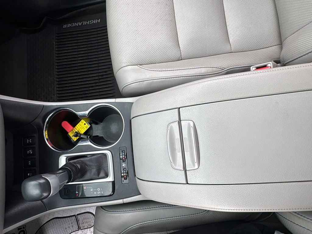 Used 2019 Toyota Highlander Limited Platinum image 28
