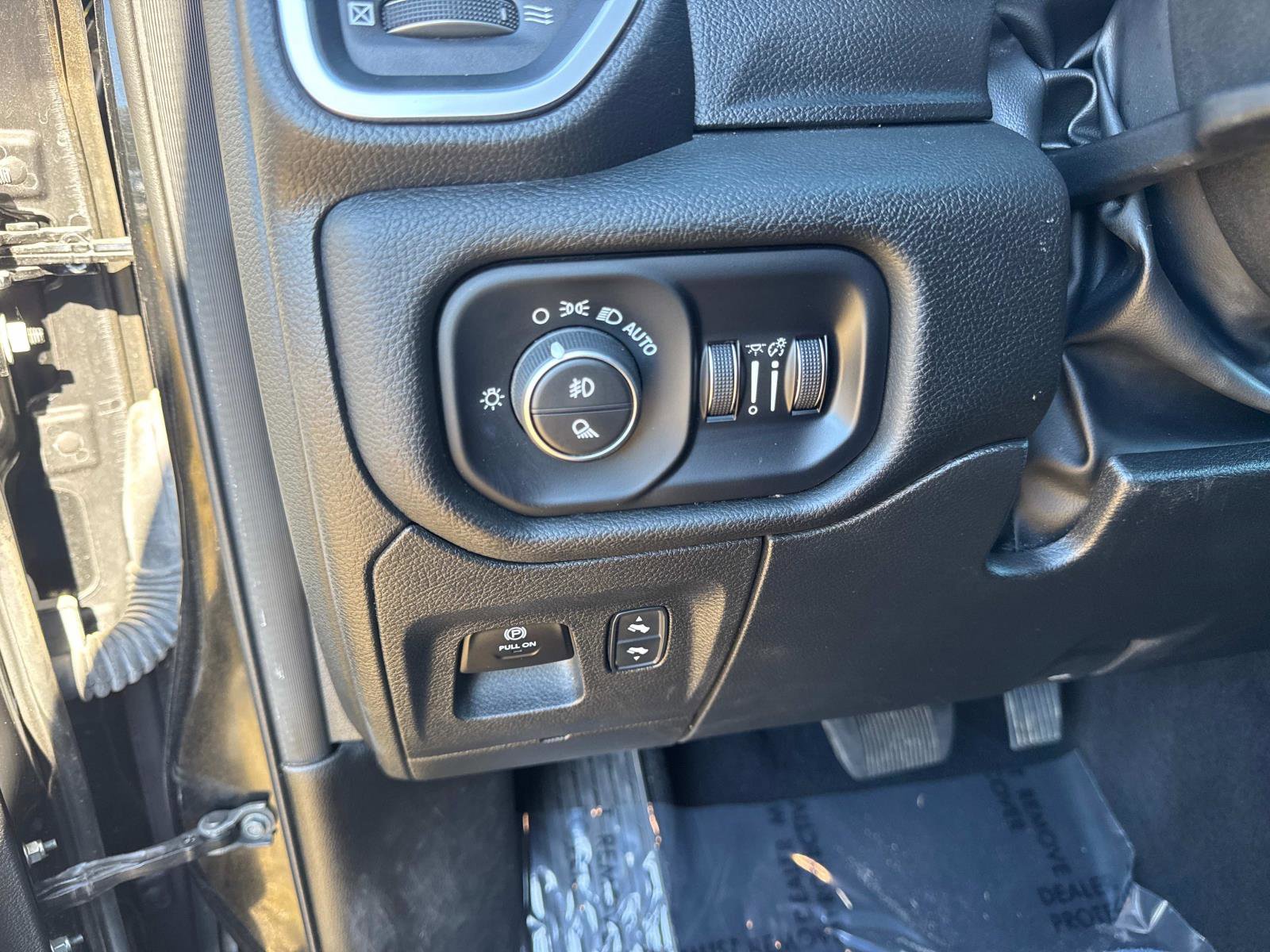 Certified 2025 RAM 1500 Big Horn image 34