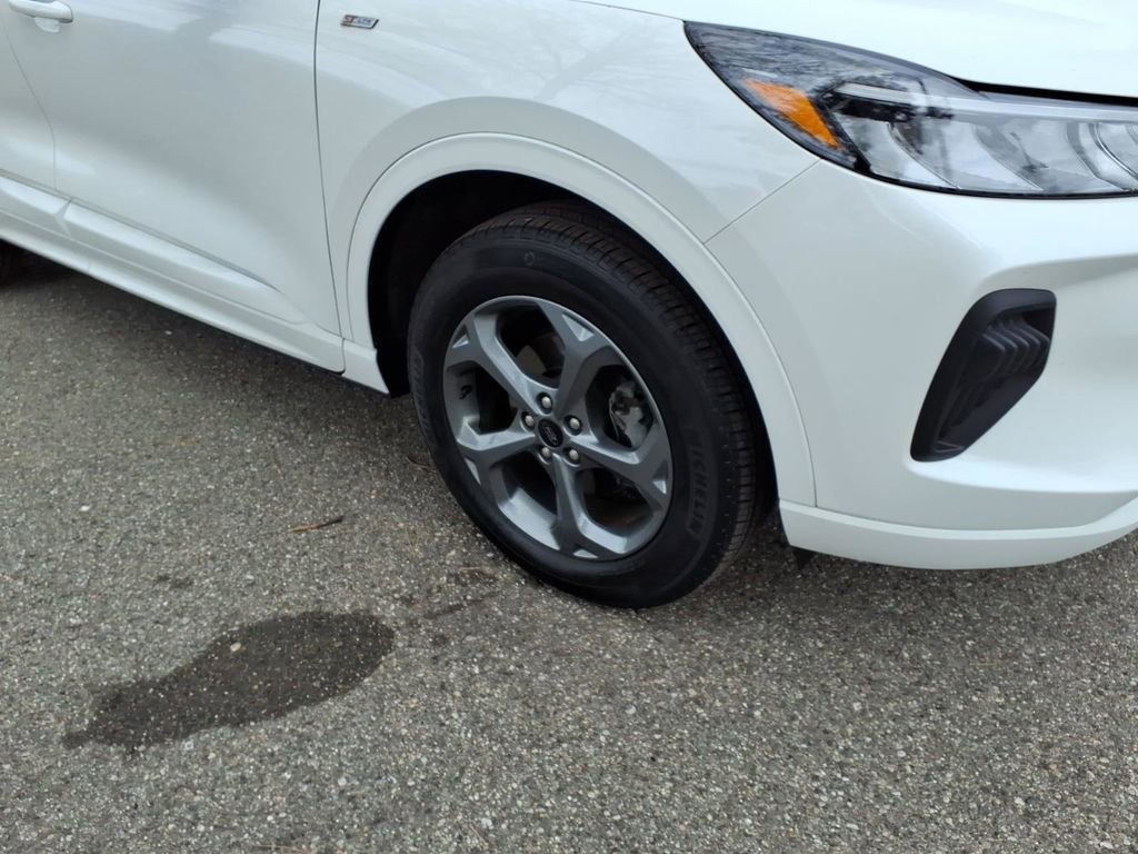 Certified 2024 Ford Escape ST-Line w/ Tech Pack #1 AWD/4WD image 6