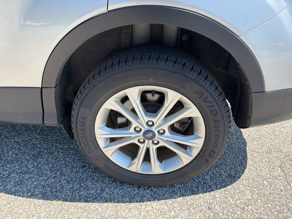 Used 2019 Ford Escape SEL AWD/4WD image 10