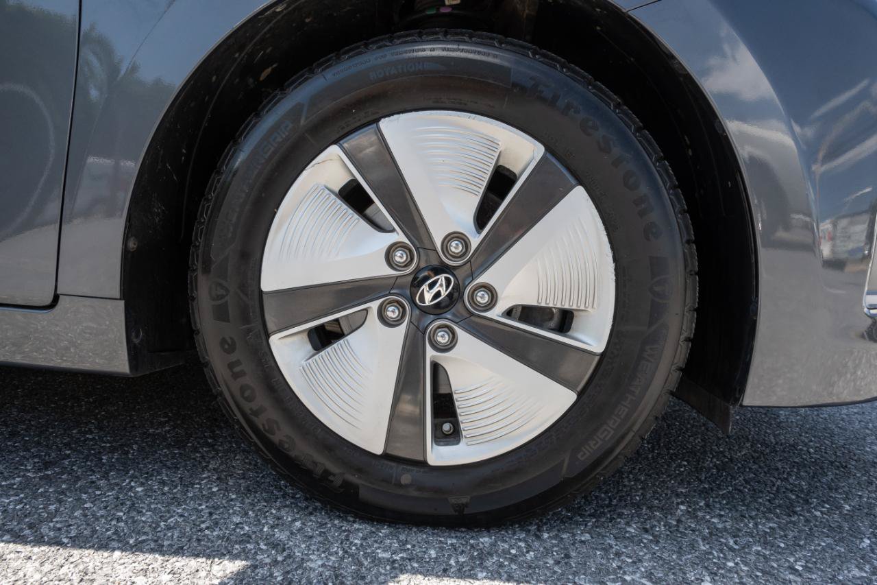 Used 2018 Hyundai Ioniq Blue FWD image 32