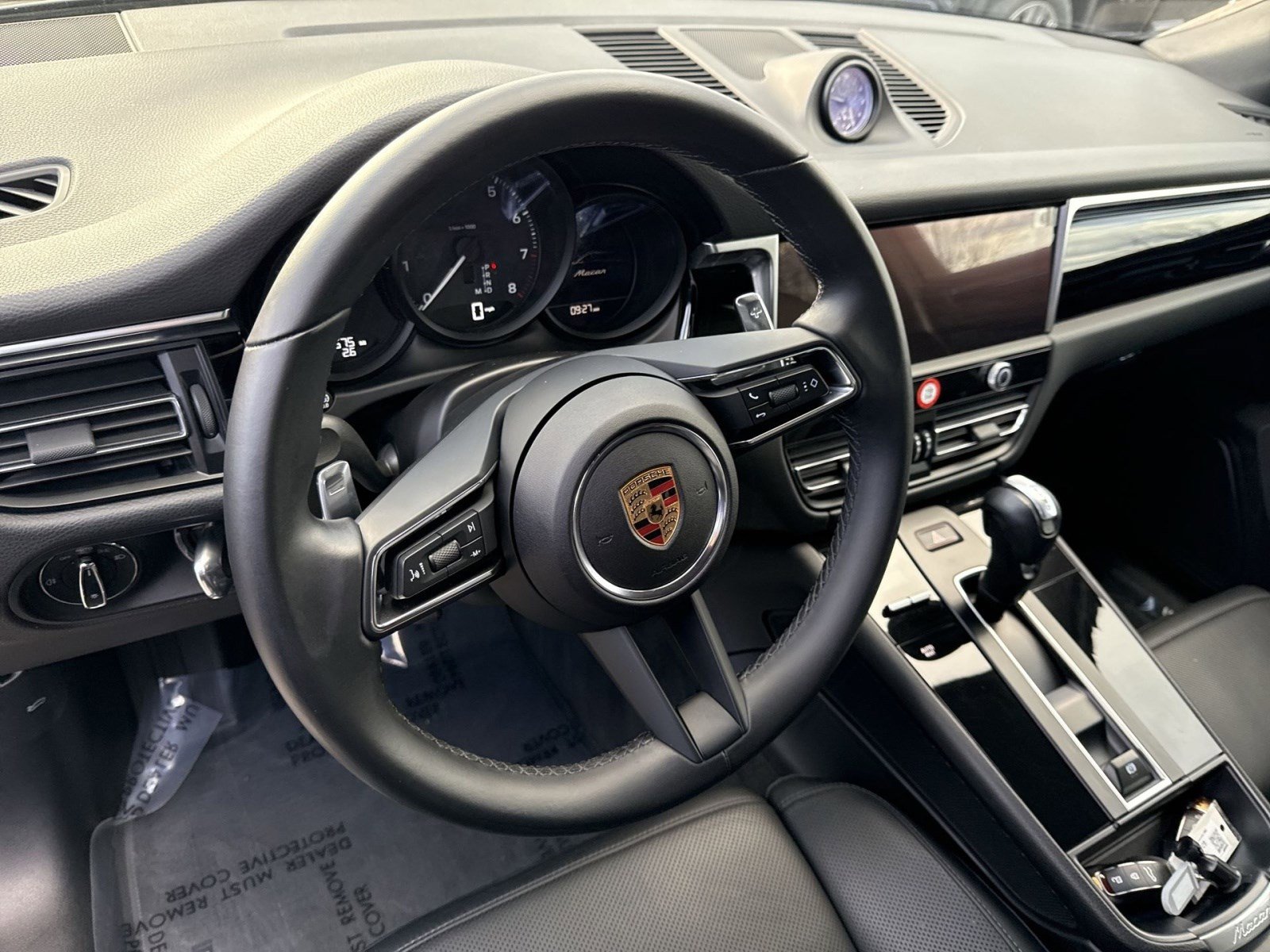 Used 2024 Porsche Macan image 16