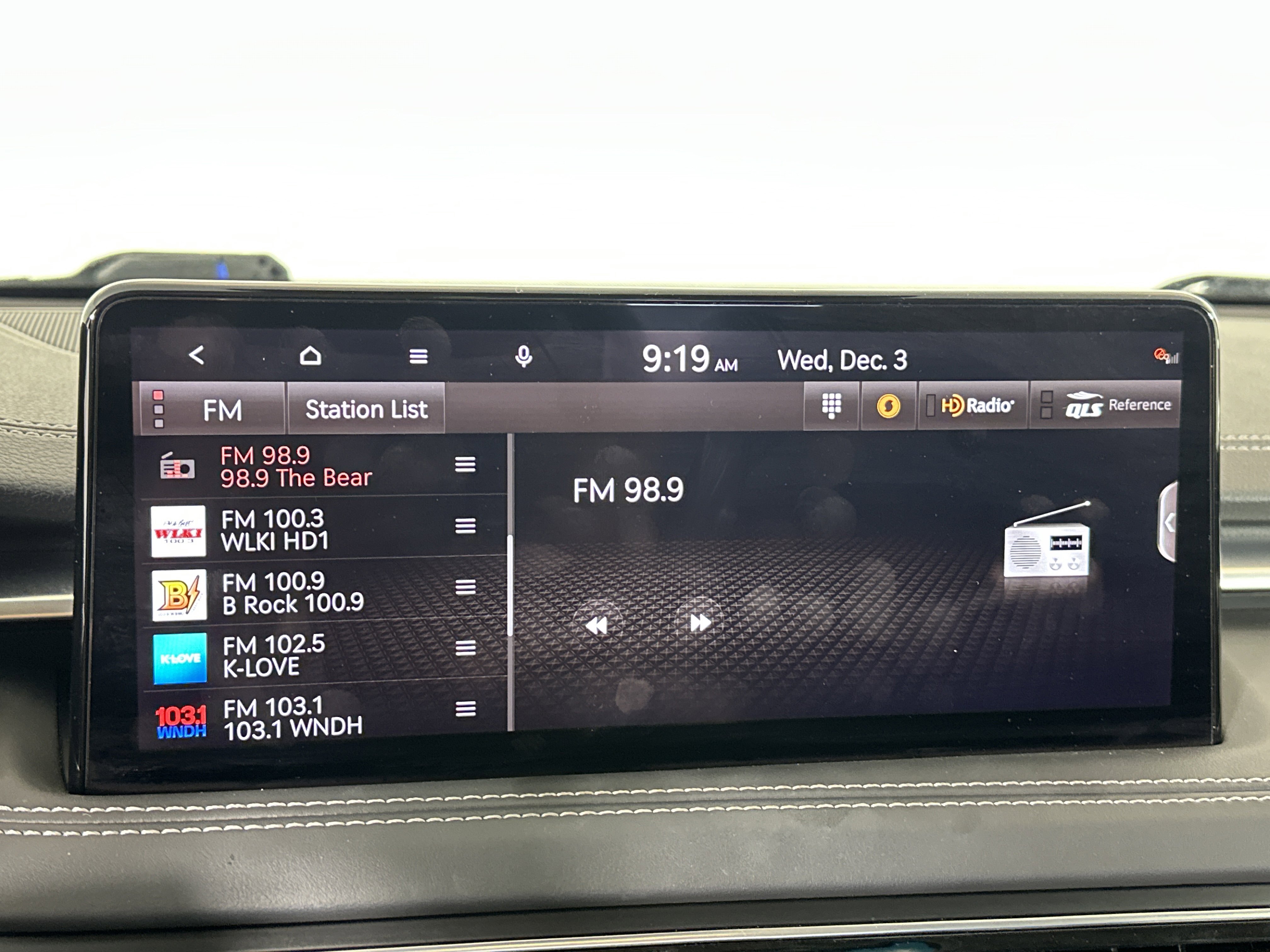 Used 2022 Genesis G70 2.0T w/ Prestige Package image 21