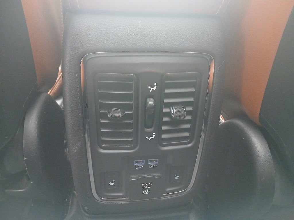 Used 2015 Jeep Grand Cherokee SRT w/ Luxury Group II image 27