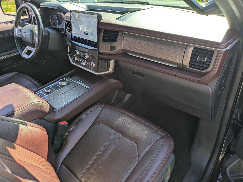 Used 2024 Ford Expedition Limited image 31