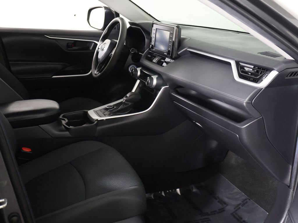 Used 2021 Toyota RAV4 LE AWD/4WD image 20