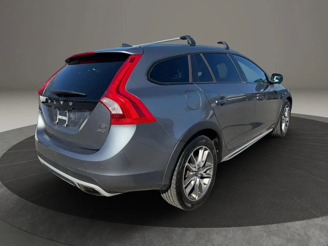 Used 2016 Volvo V60 T5 Cross Country w/ Protection Package image 5