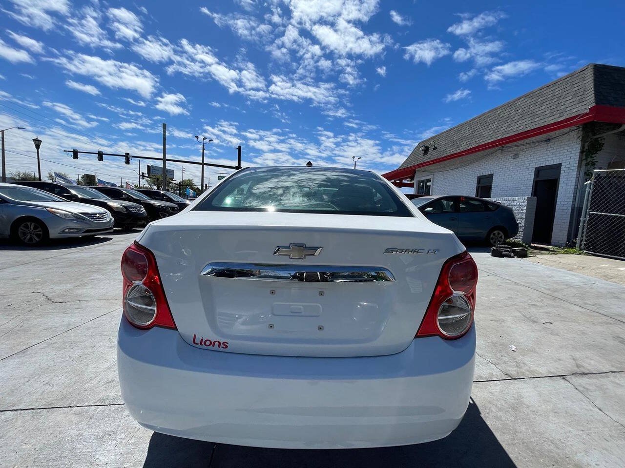 Used 2014 Chevrolet Sonic LT FWD image 15