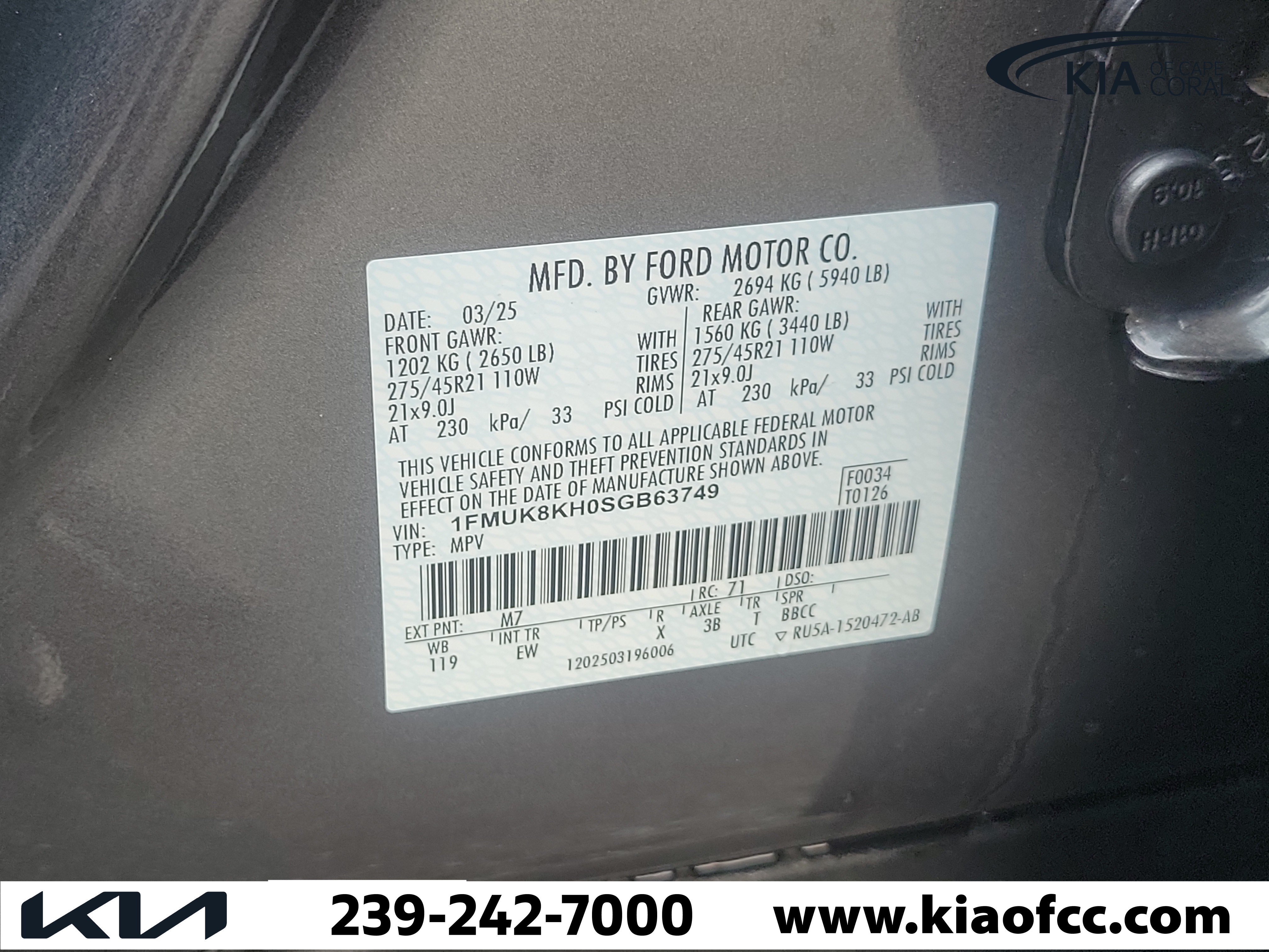 Used 2025 Ford Explorer ST-Line w/ ST-Line Street Pack AWD/4WD image 31