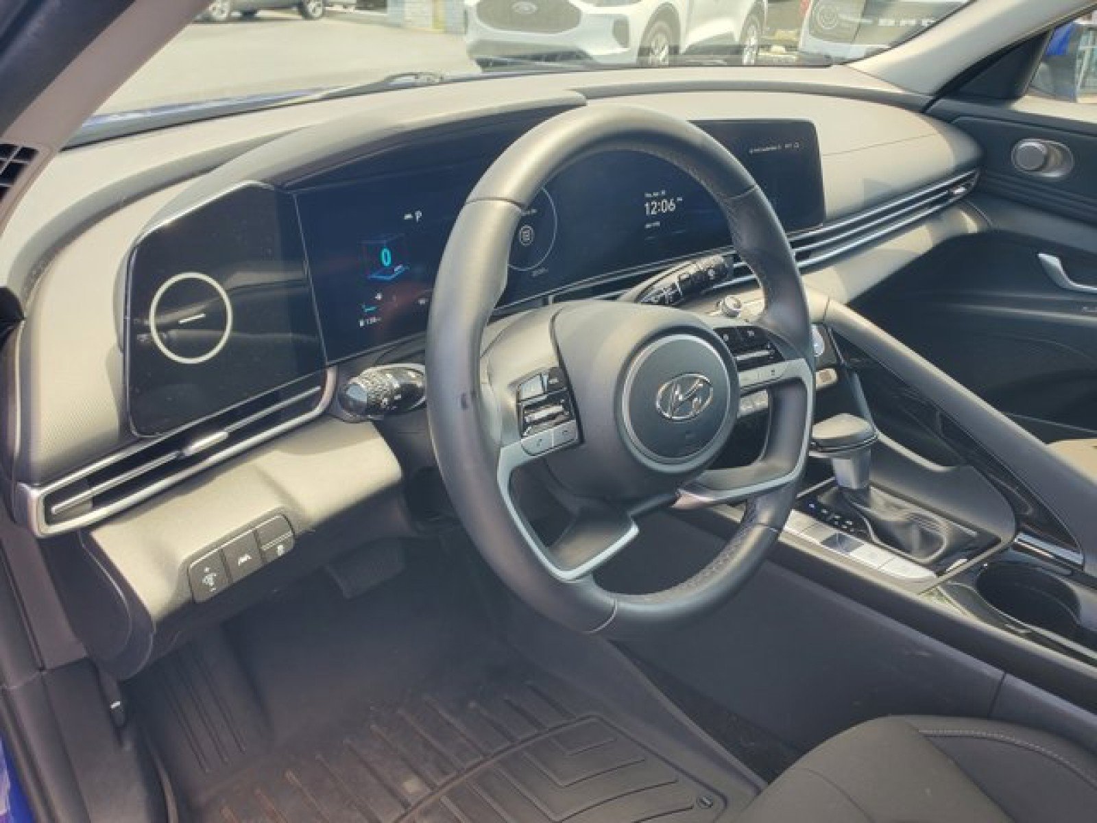 Used 2023 Hyundai Elantra SEL w/ Convenience Package FWD image 9