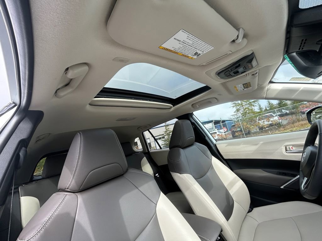 Used 2024 Toyota Corolla Cross XLE w/ Convenience Package AWD/4WD image 27