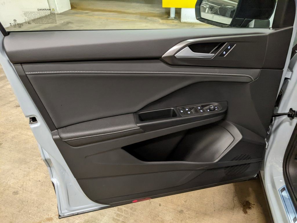 New 2026 Volkswagen Taos SE AWD/4WD image 9