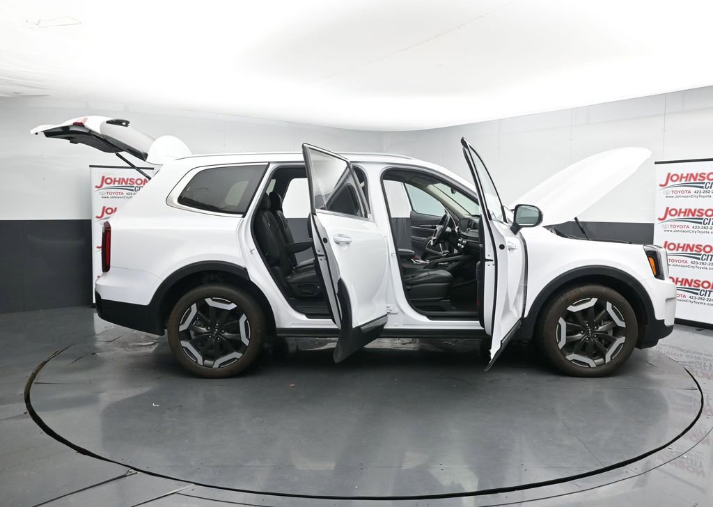Used 2024 Kia Telluride S image 27