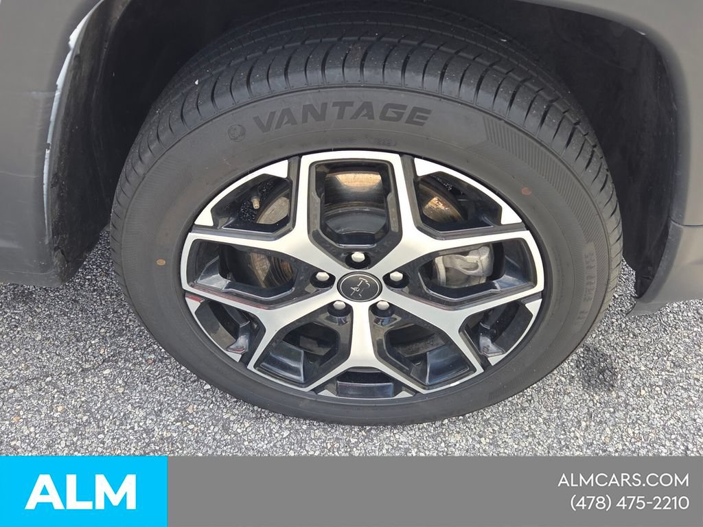 Used 2025 Jeep Compass Limited AWD/4WD image 18
