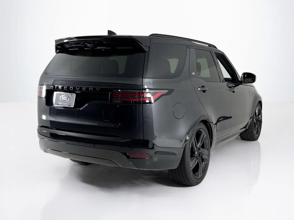 Used 2024 Land Rover Discovery Dynamic SE AWD/4WD image 5