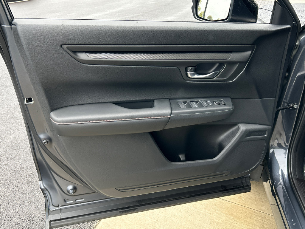 Used 2025 Honda CR-V Sport image 10