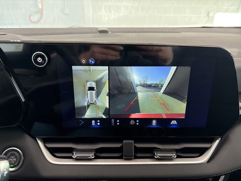 New 2026 Chevrolet Equinox LT w/ Convenience Package II FWD image 33