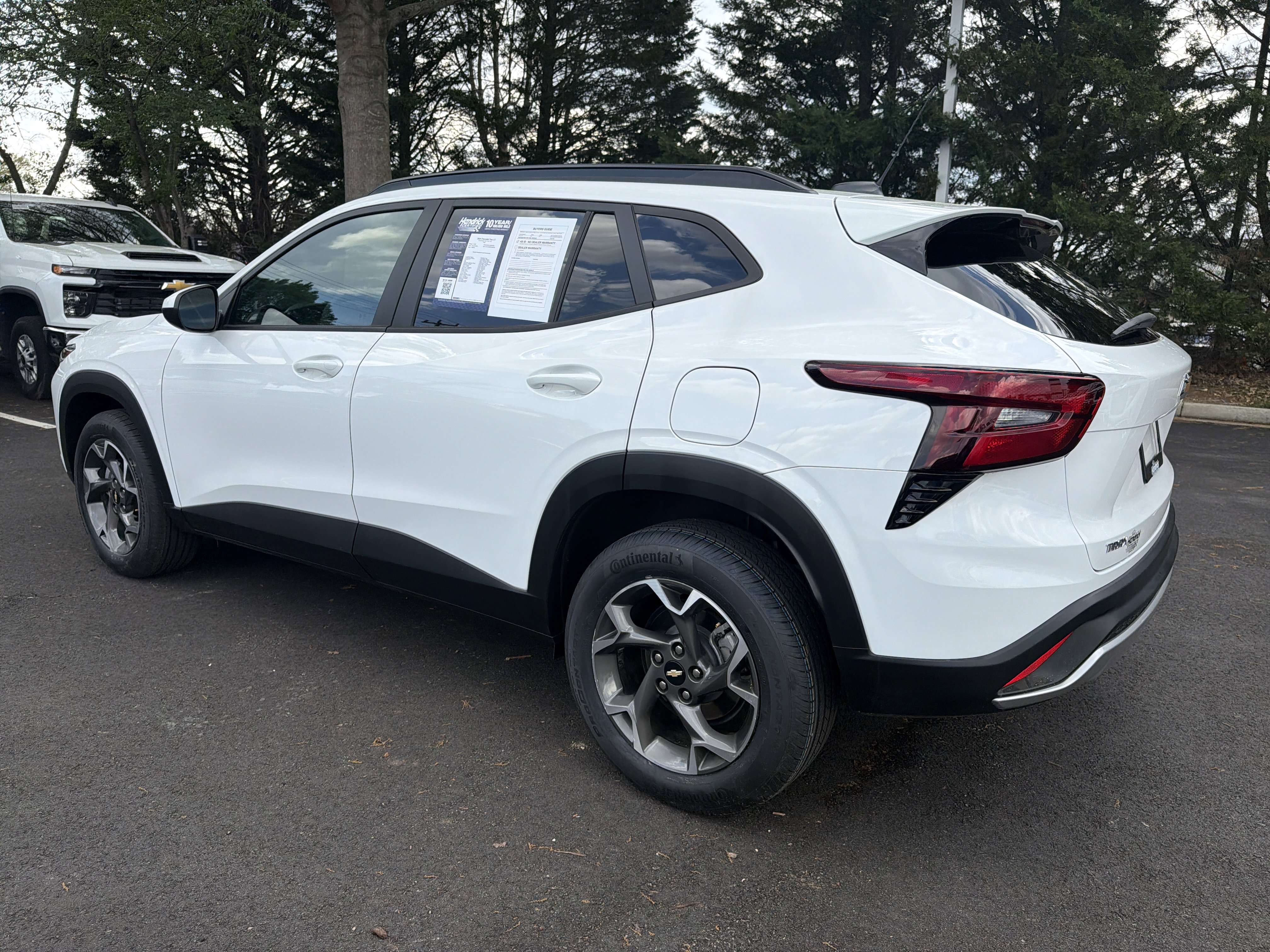 Used 2024 Chevrolet Trax LT image 8