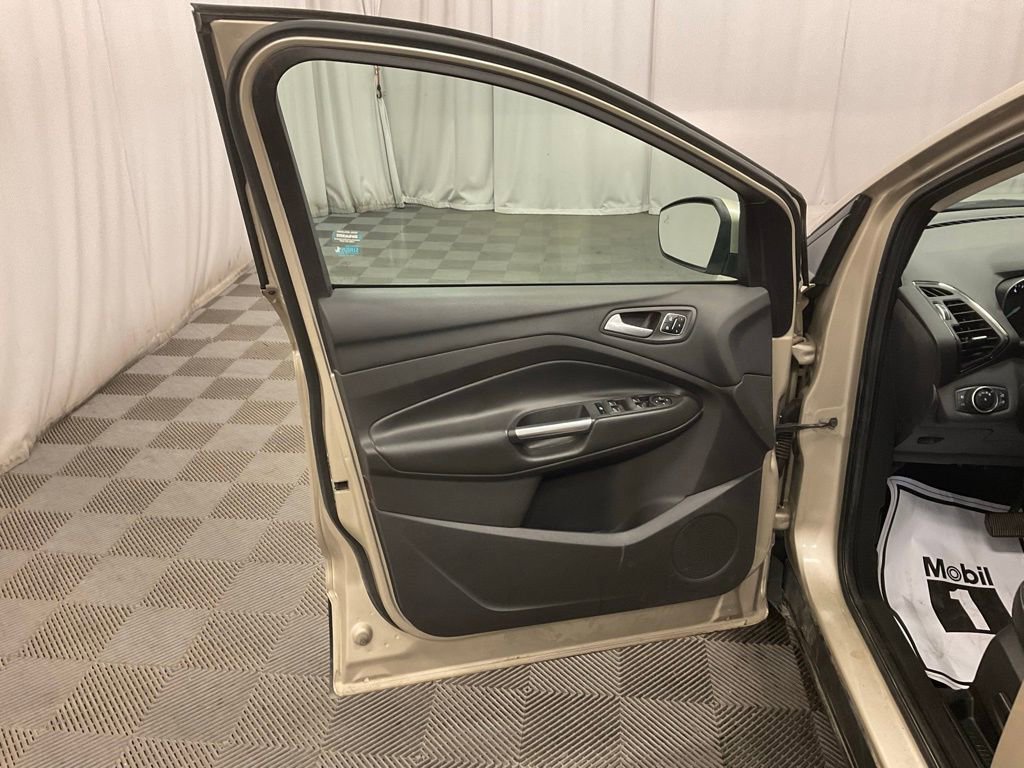 Used 2017 Ford Escape Titanium image 22