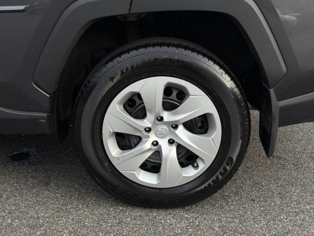 Used 2024 Toyota RAV4 LE AWD/4WD image 11