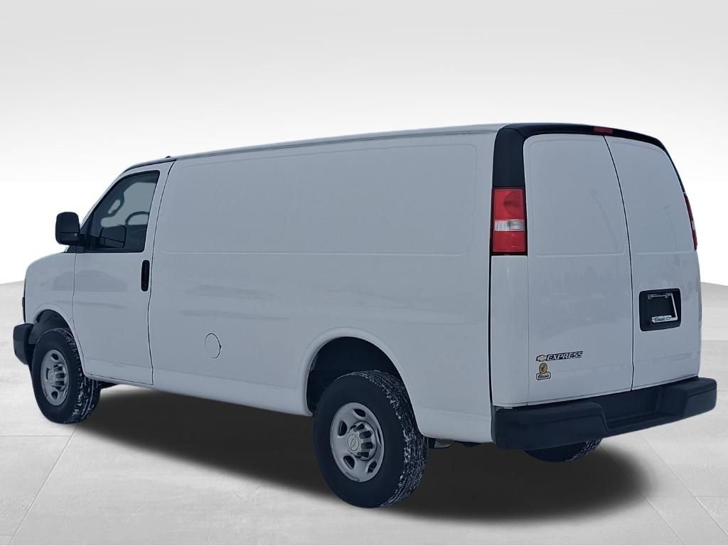 Used 2023 Chevrolet Express 2500 w/ Driver Convenience Package image 10
