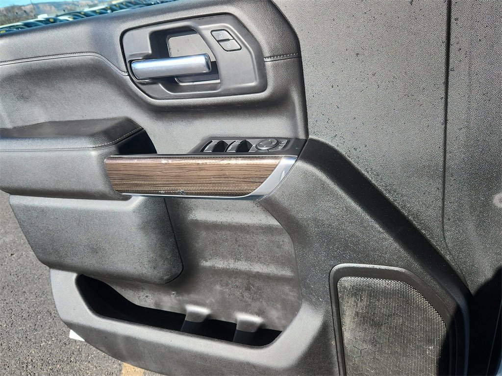 Used 2023 Chevrolet Silverado 2500 LT w/ Convenience Package image 9