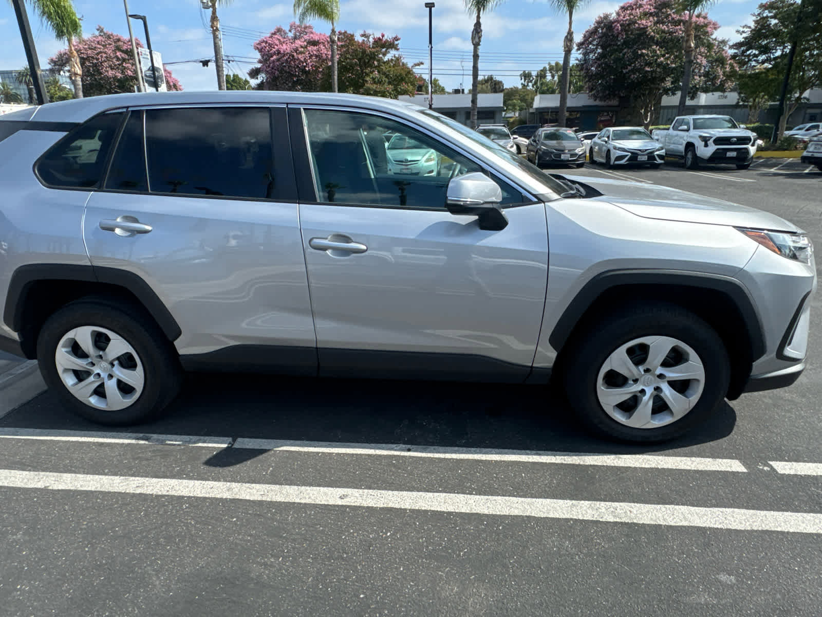 Used 2025 Toyota RAV4 LE FWD image 5