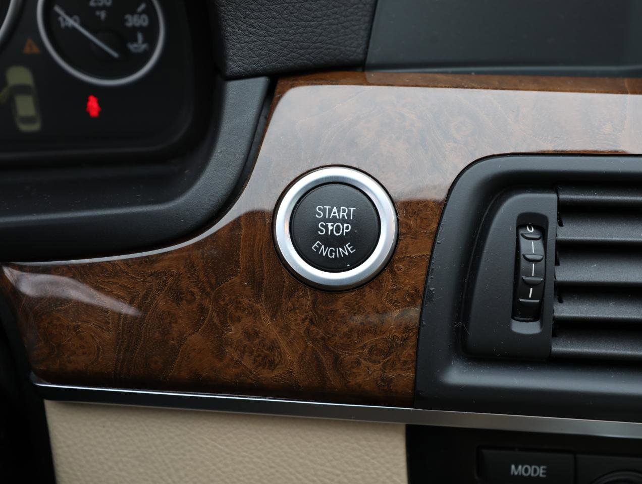 Used 2011 BMW 528i Sedan image 20