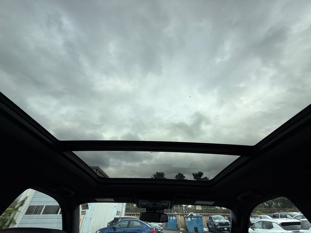 Used 2023 Chevrolet Tahoe Z71 AWD/4WD image 23