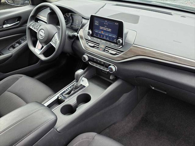 Used 2025 Nissan Altima 2.5 SV FWD image 10