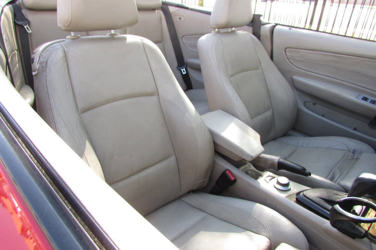 Used 2008 BMW 128i Convertible image 23