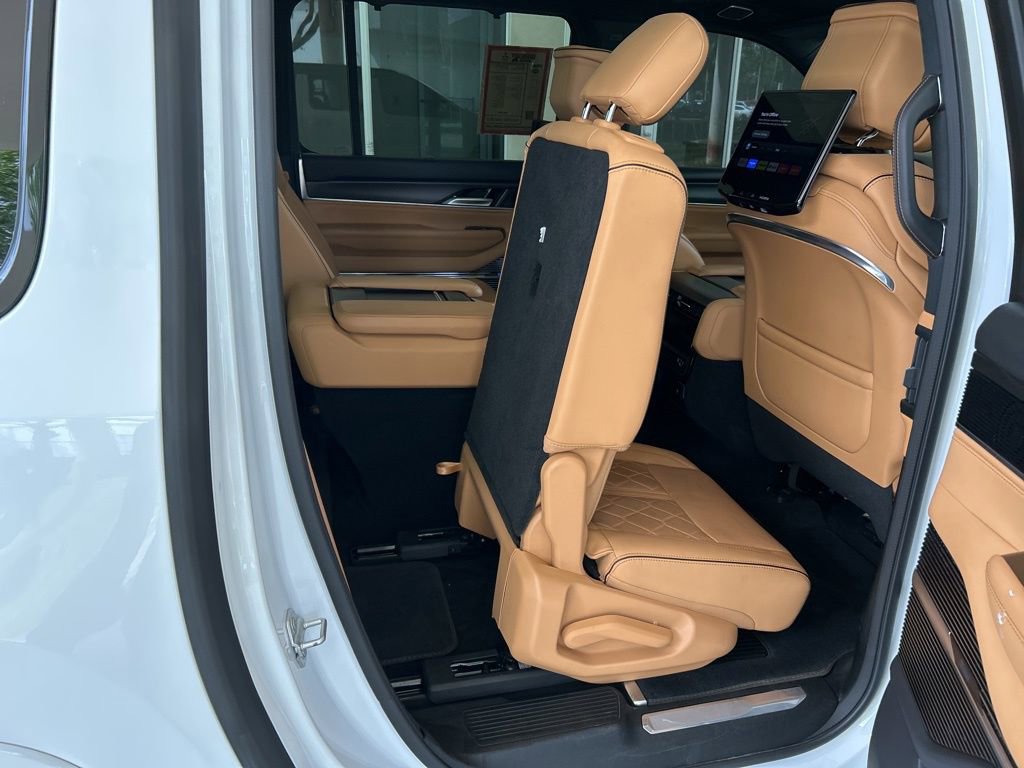 Used 2025 Jeep Grand Wagoneer L Series III w/ Rear Seat Video Group 1 image 45