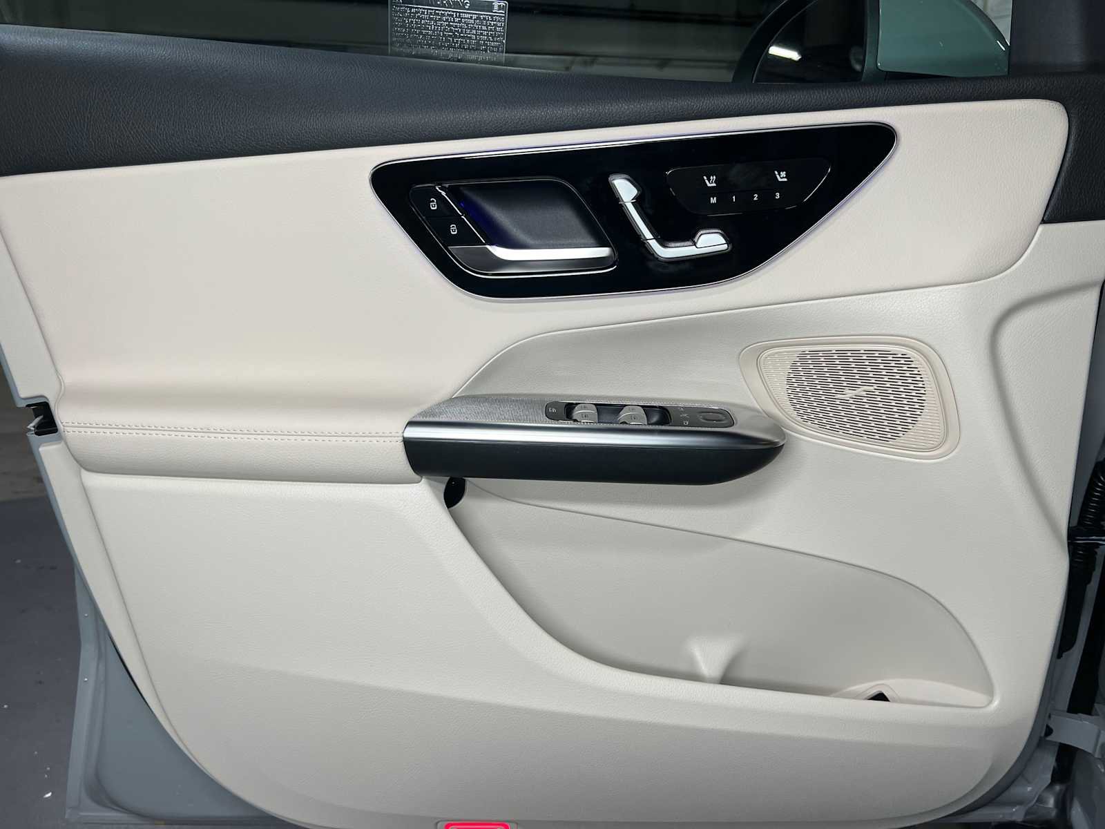 New 2025 Mercedes-Benz GLC 300 4MATIC image 19