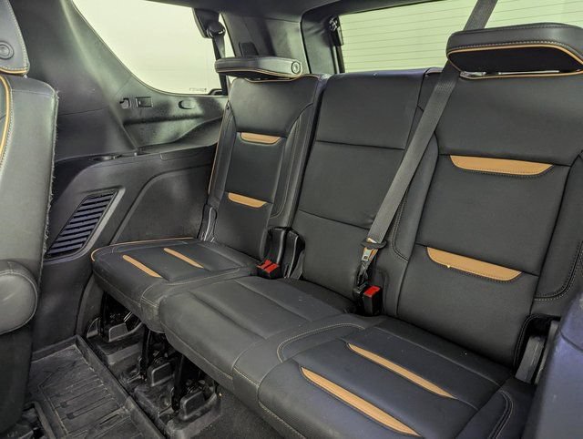 Used 2023 GMC Yukon AT4 w/ Technology Package AWD/4WD image 18