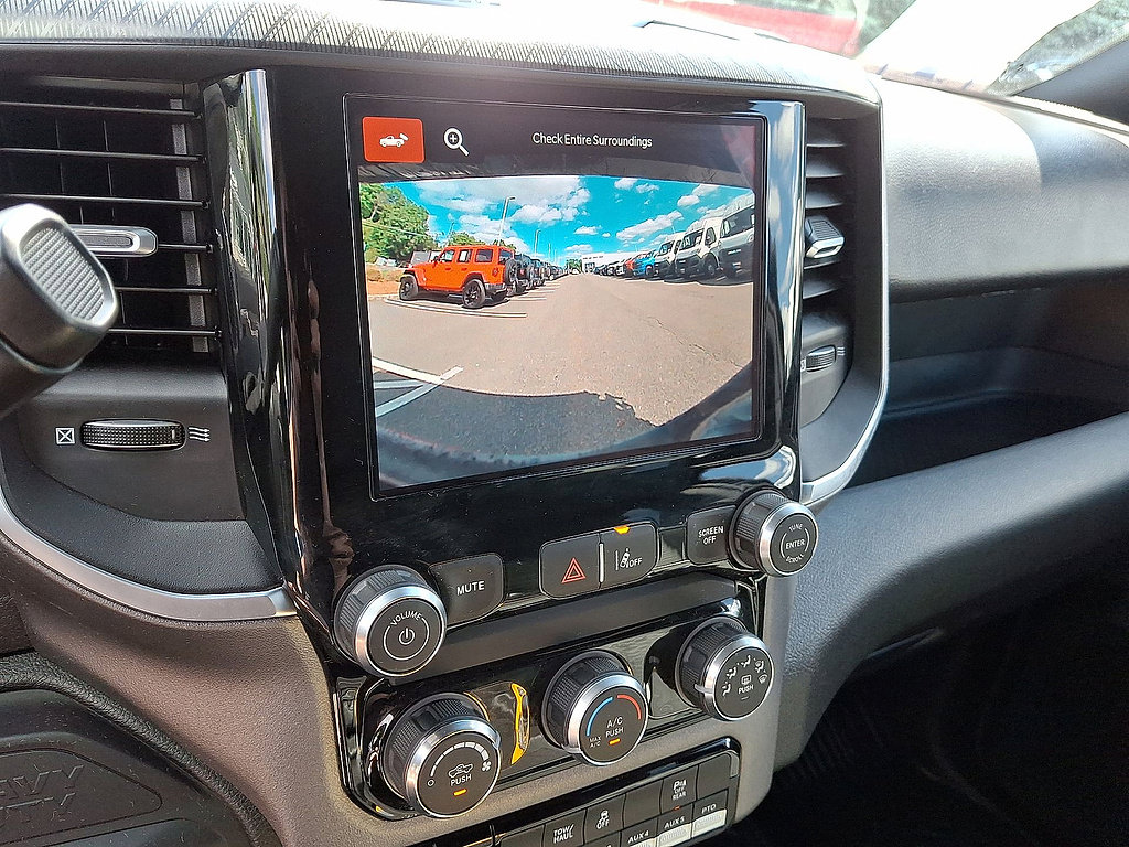 Used 2025 RAM 5500 4x4 Crew Cab image 7