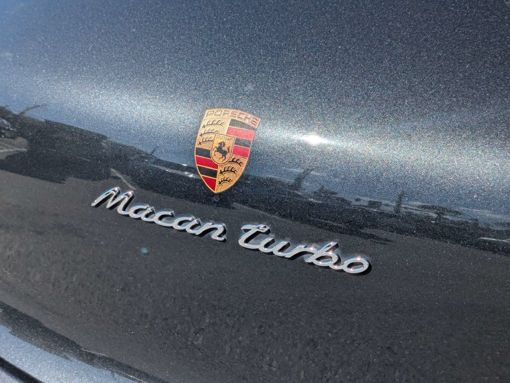 Used 2017 Porsche Macan Turbo AWD/4WD image 15