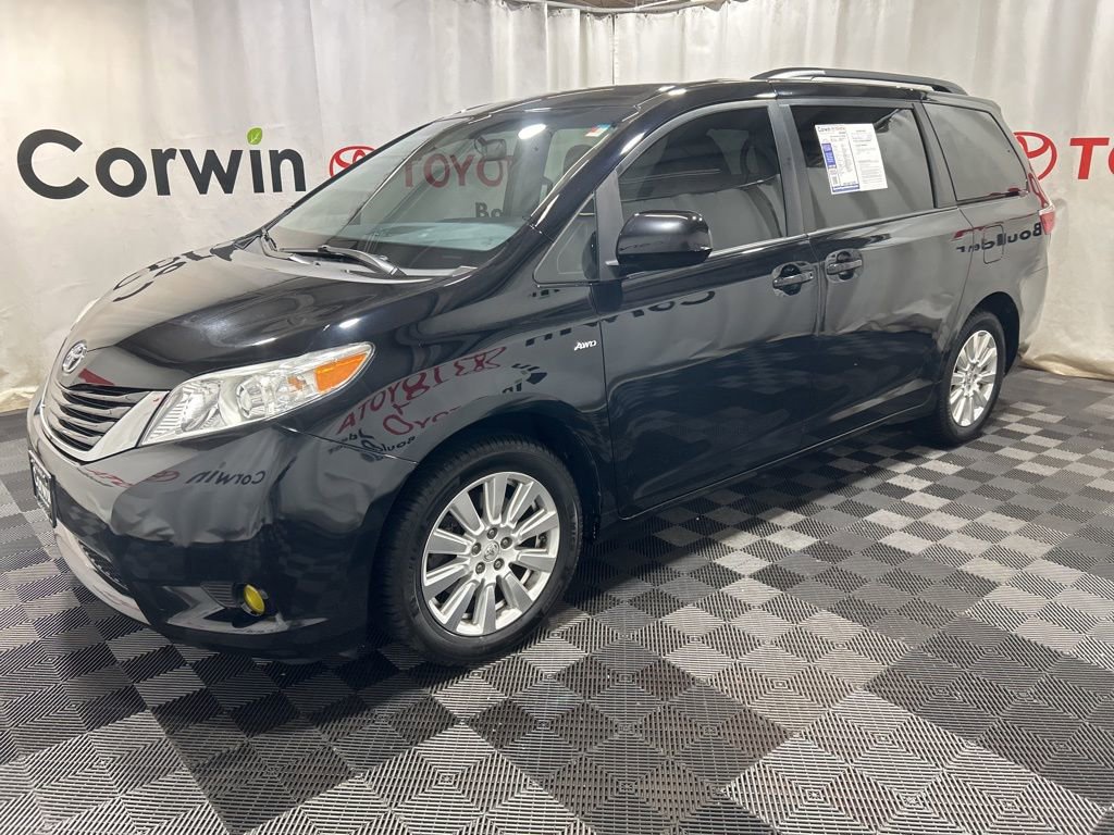 Used 2017 Toyota Sienna LE image 4