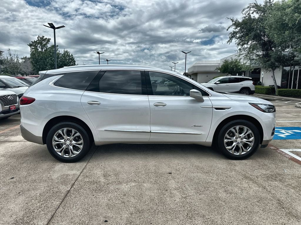 Used 2018 Buick Enclave Avenir w/ Avenir Technology Package FWD image 10