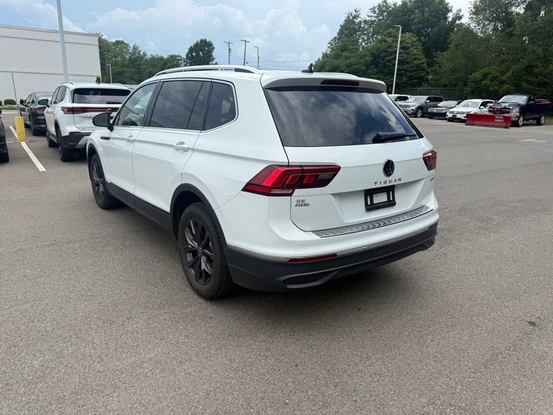 Used 2024 Volkswagen Tiguan SE AWD/4WD image 9