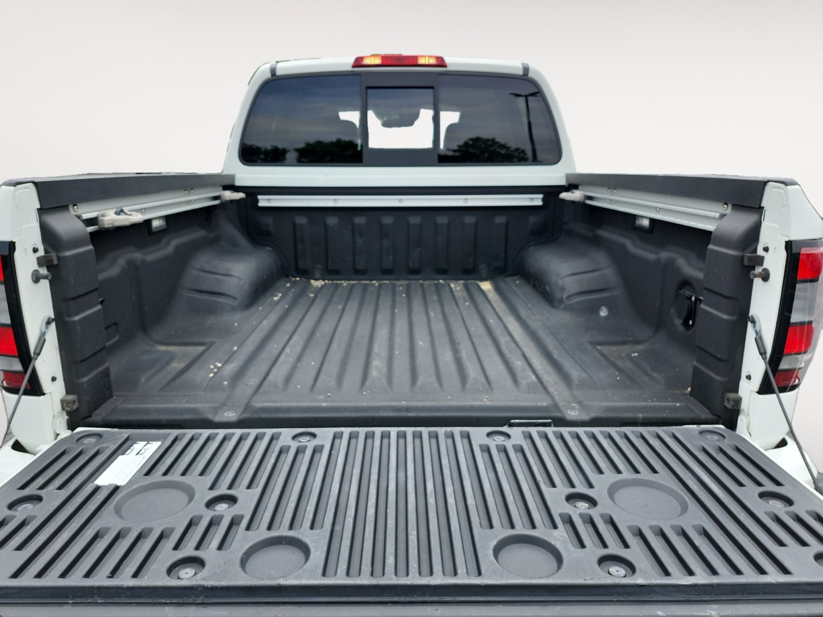 Used 2022 Nissan Frontier SV AWD/4WD image 15