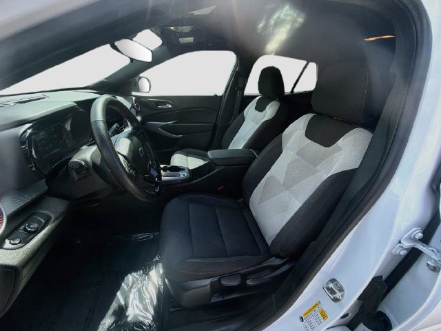Used 2024 Chevrolet Trax RS w/ Driver Confidence Package FWD image 20