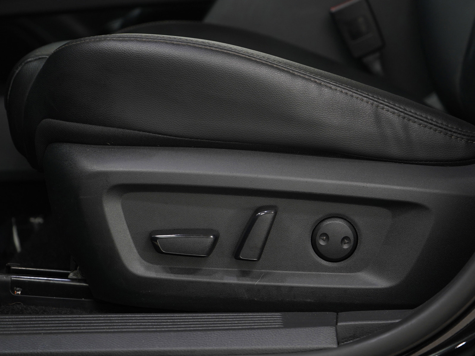 Used 2023 Nissan Rogue SL image 24