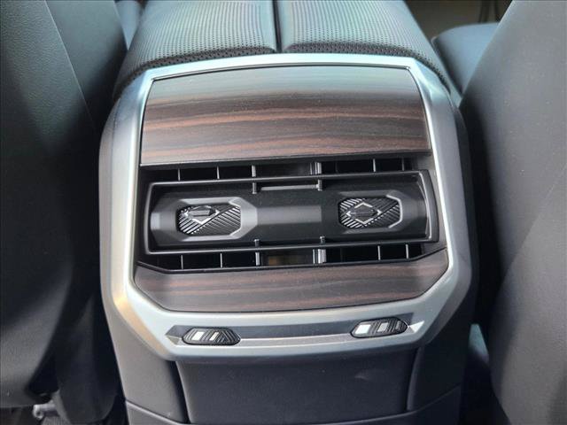 Used 2025 BMW i7 xDrive60 AWD/4WD image 26