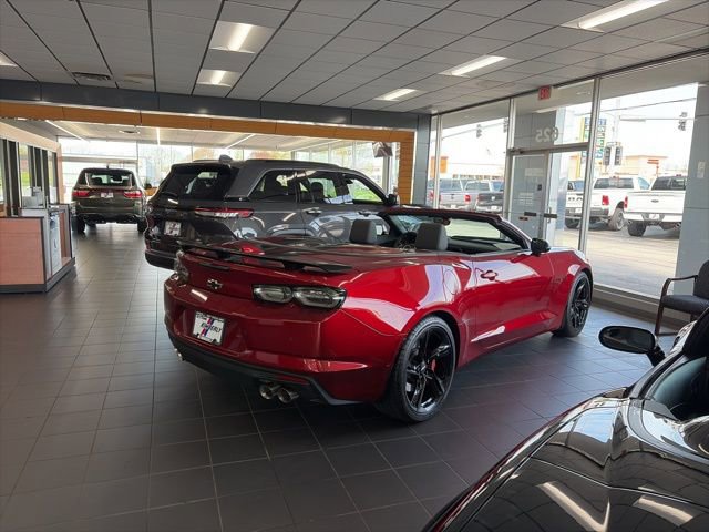 Used 2023 Chevrolet Camaro SS RWD image 5