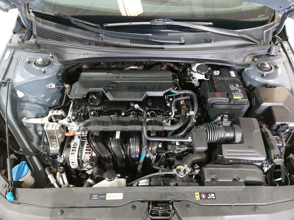 Used 2023 Hyundai Elantra Limited w/ Cargo Package image 32