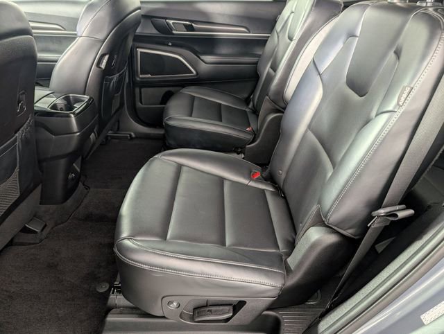 Used 2025 Kia Telluride S image 27