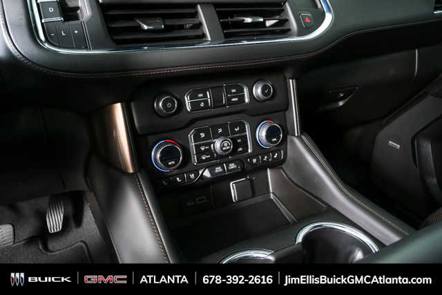 Used 2023 Chevrolet Suburban High Country image 18